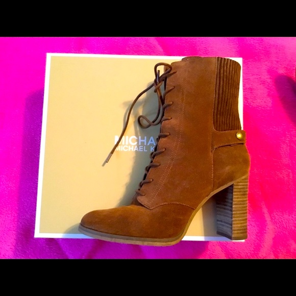 Michael Kors Shoes - Michael Kors CArragan camel boots size 8